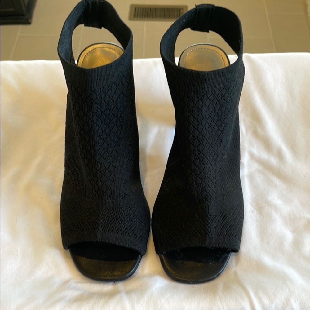 Elegant Black Women's Heeled Anklet  Sandals - Picture 4 of 9